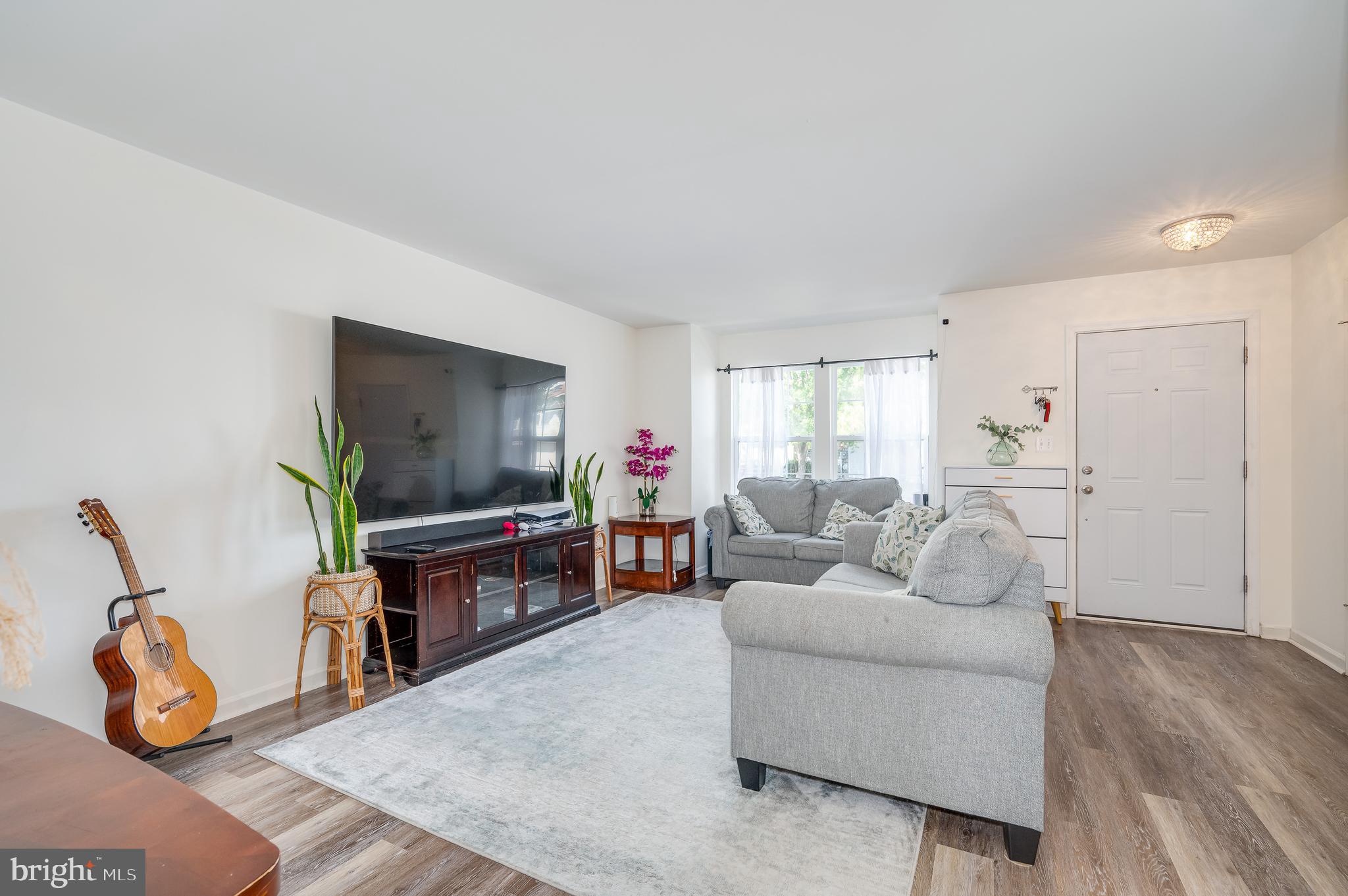 LAKELAND PLACE - Residential Lease