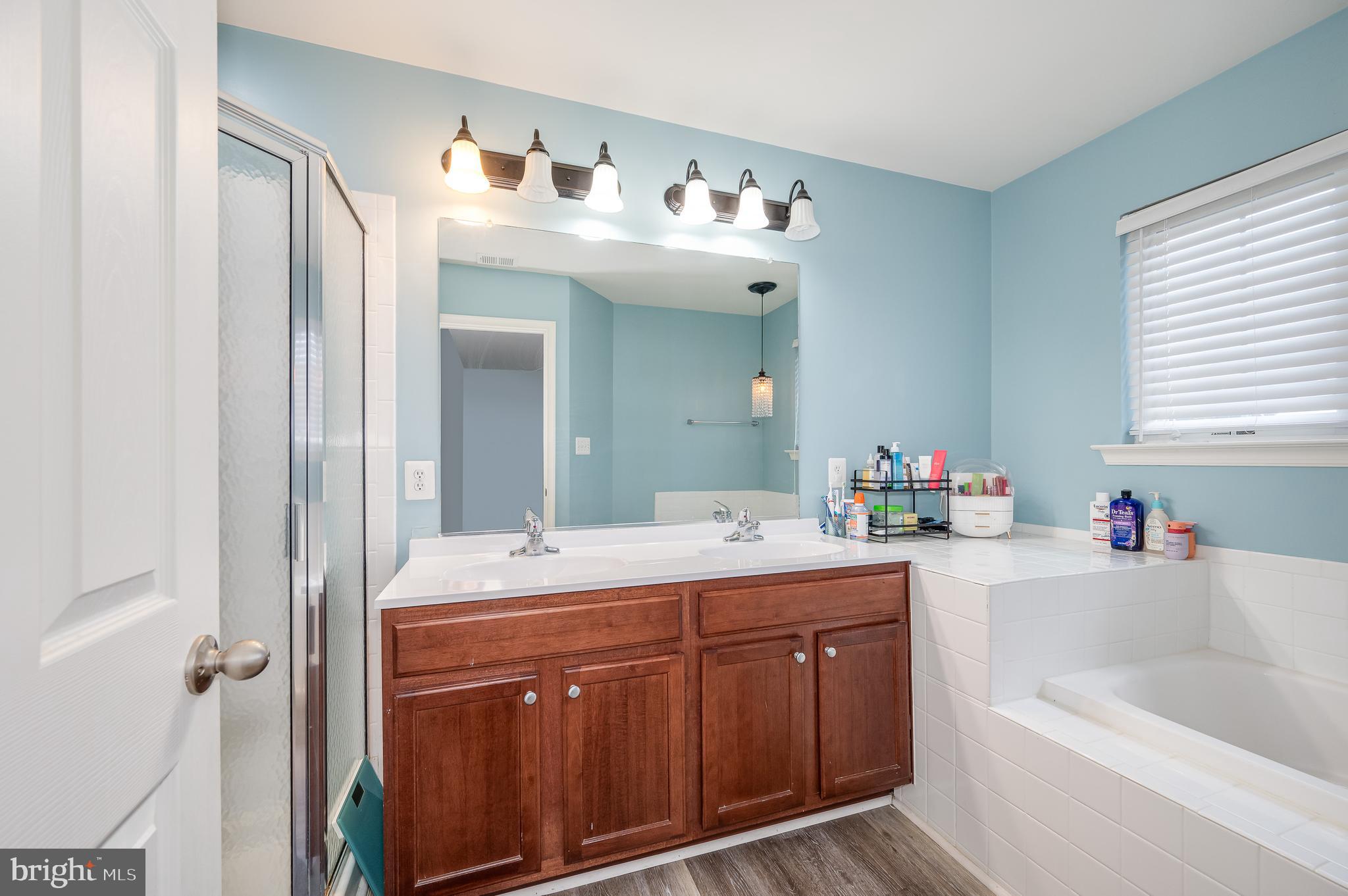 LAKELAND PLACE - Residential Lease