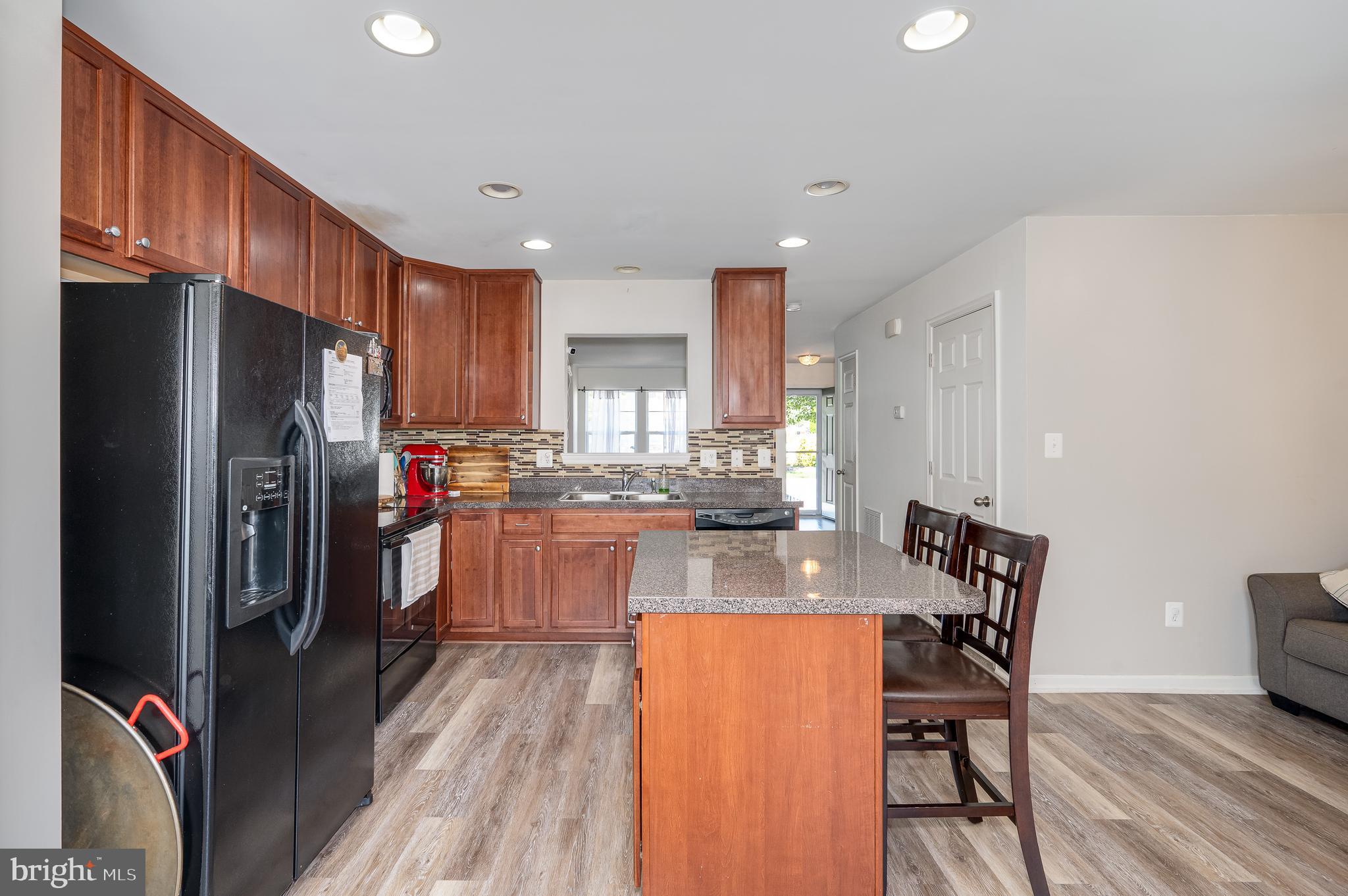 LAKELAND PLACE - Residential Lease