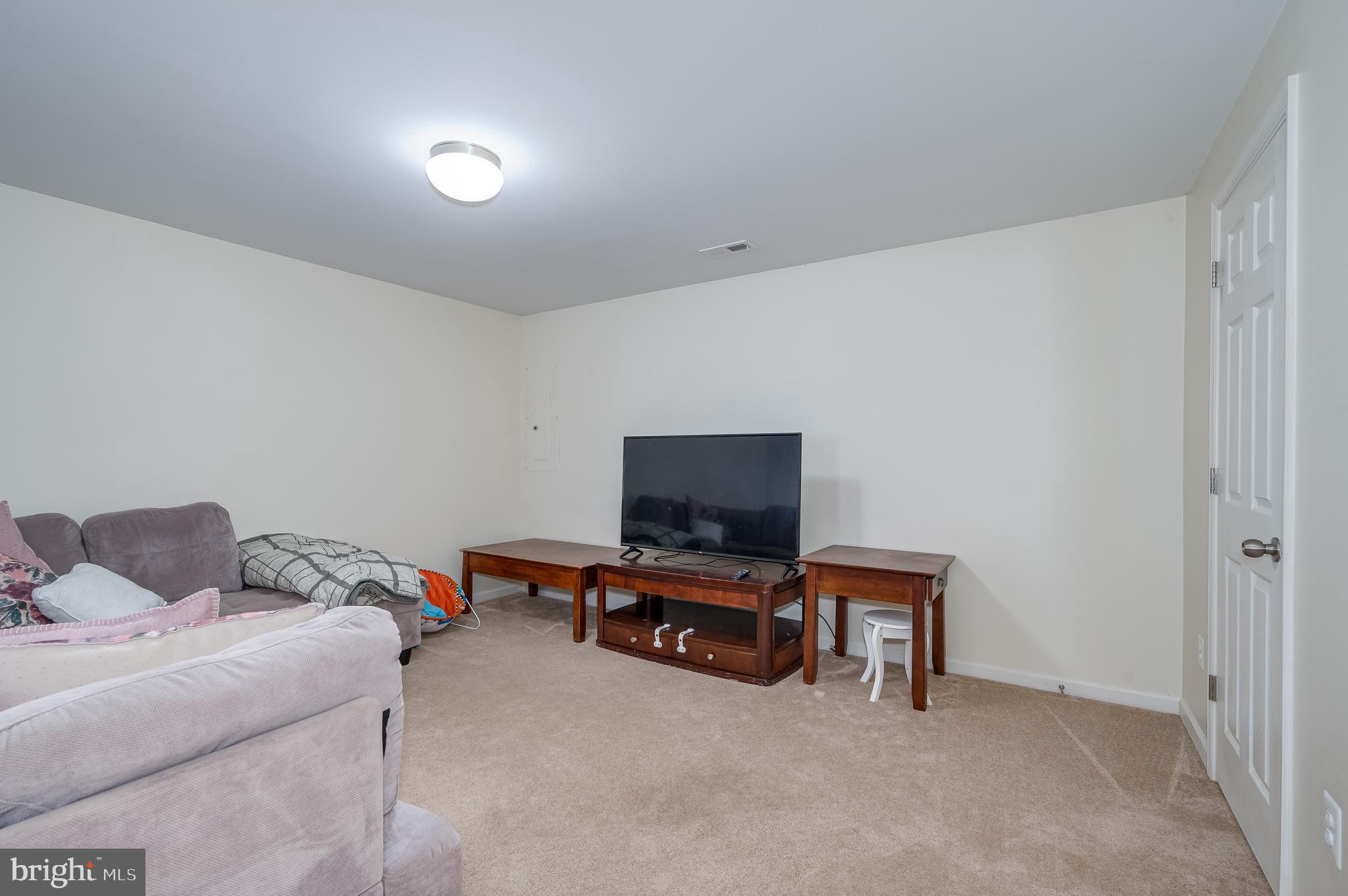 LAKELAND PLACE - Residential Lease