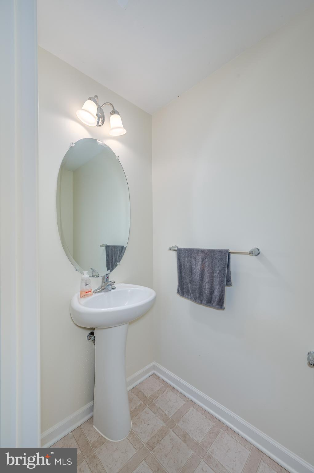 LAKELAND PLACE - Residential Lease