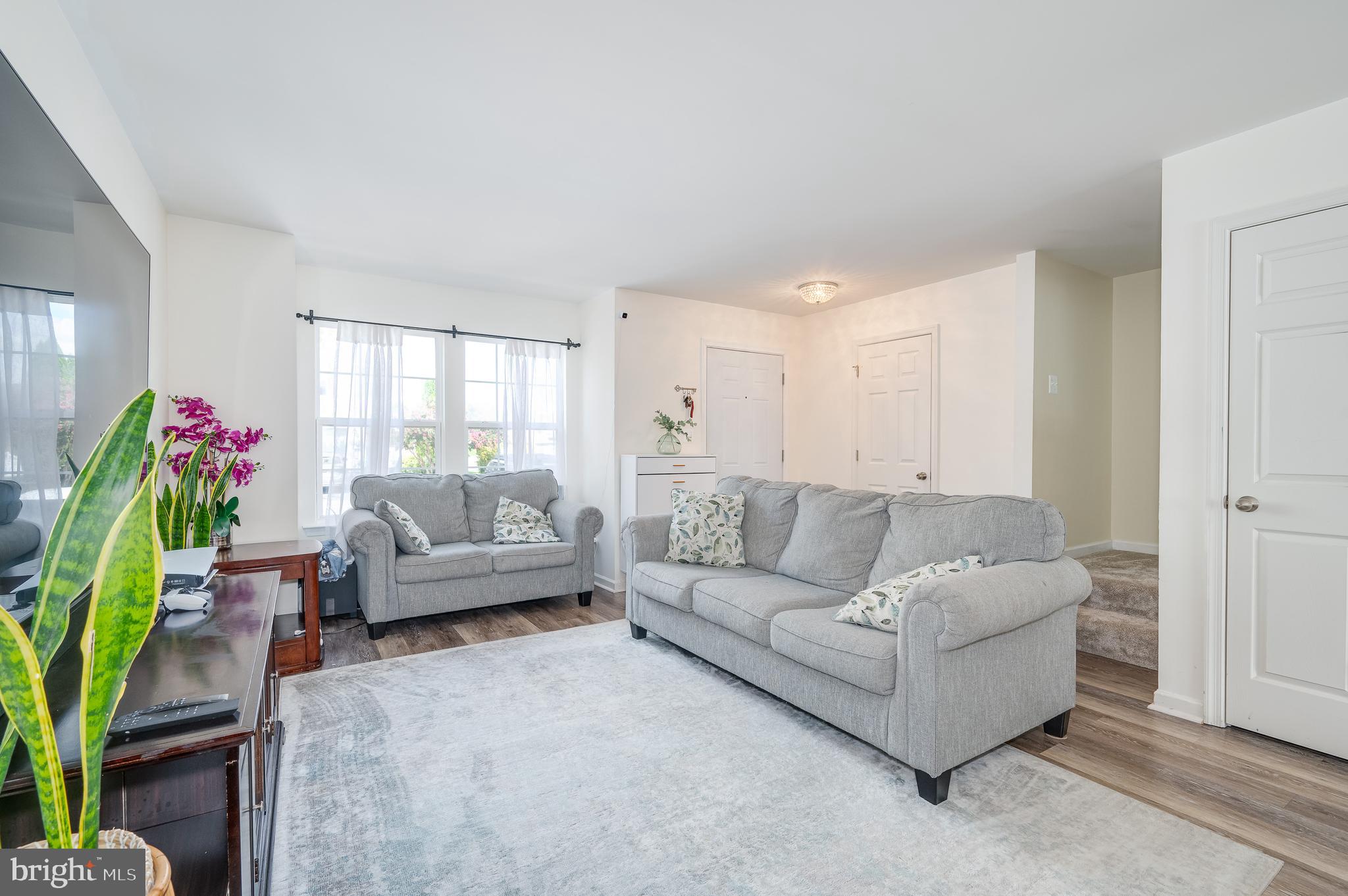 LAKELAND PLACE - Residential Lease