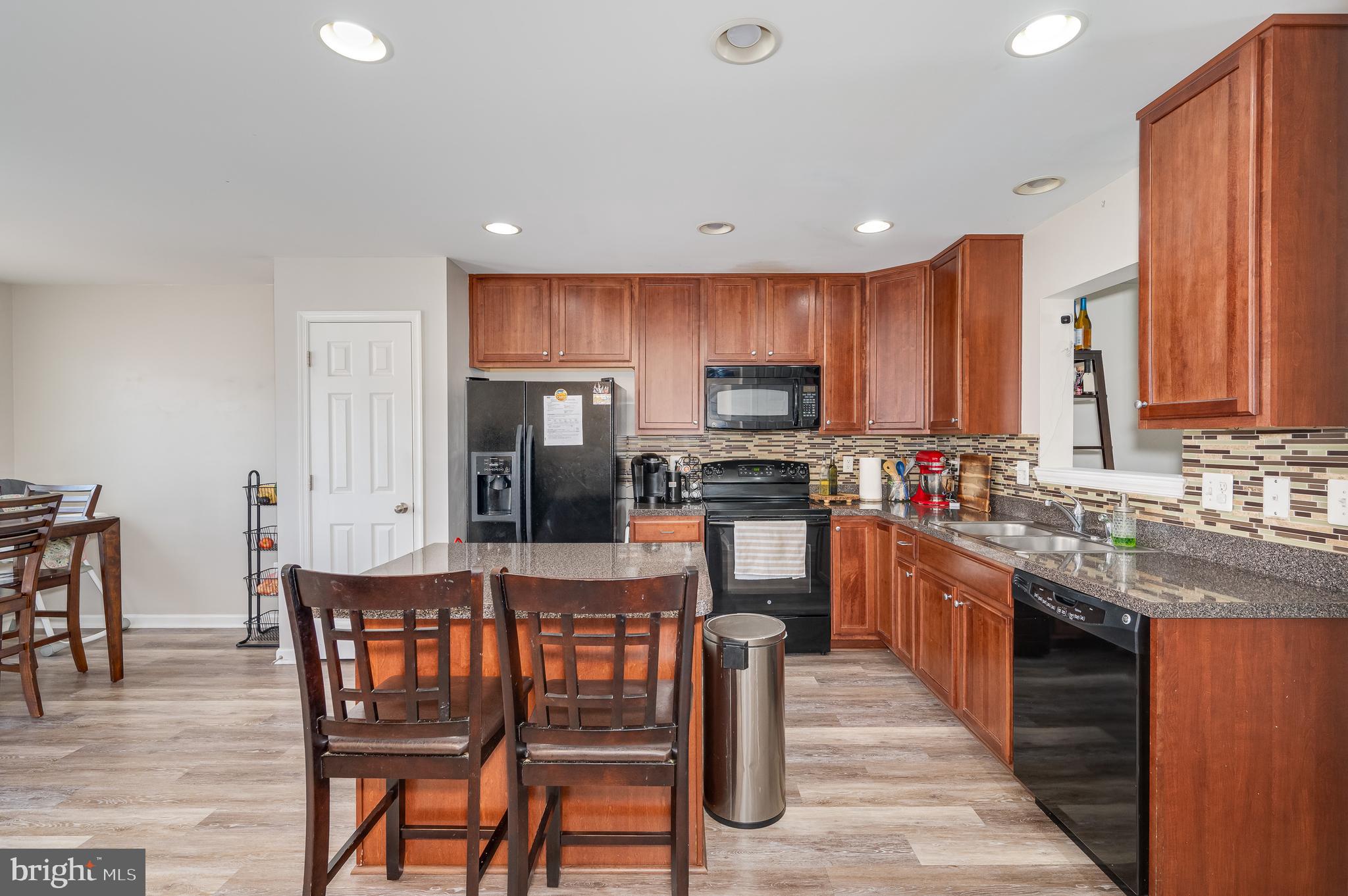 LAKELAND PLACE - Residential Lease