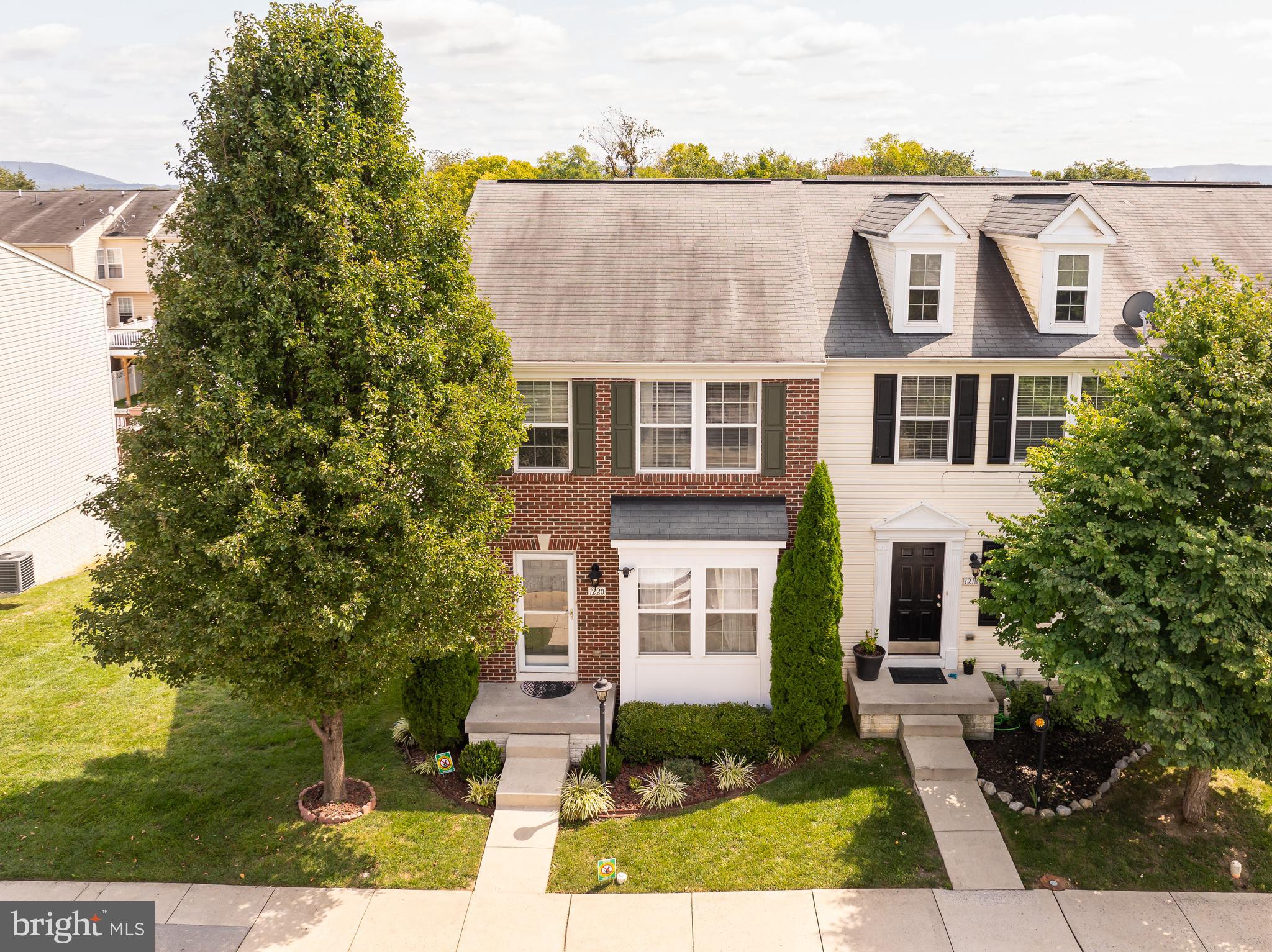 LAKELAND PLACE - Residential Lease