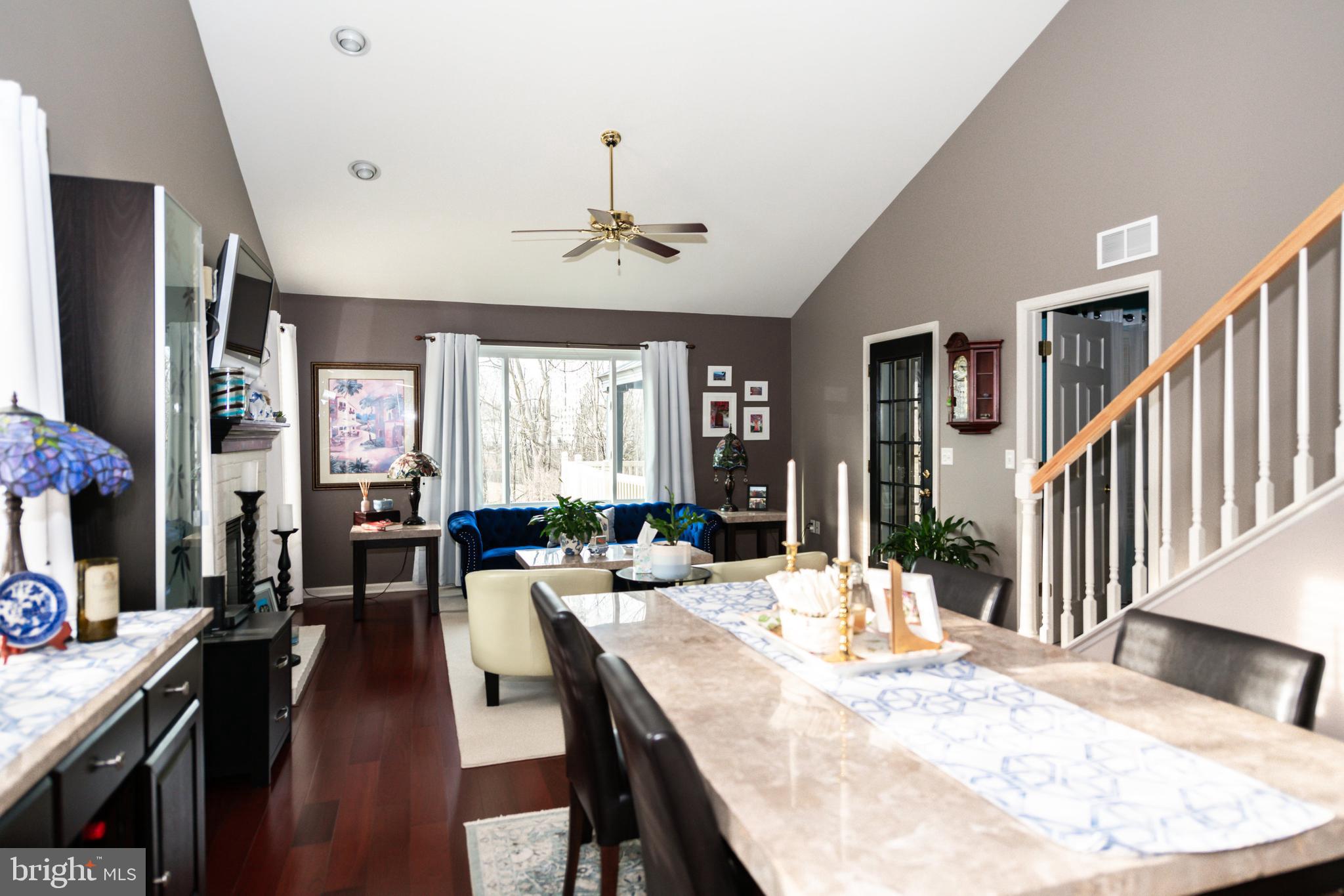 THE OAKS - Residential