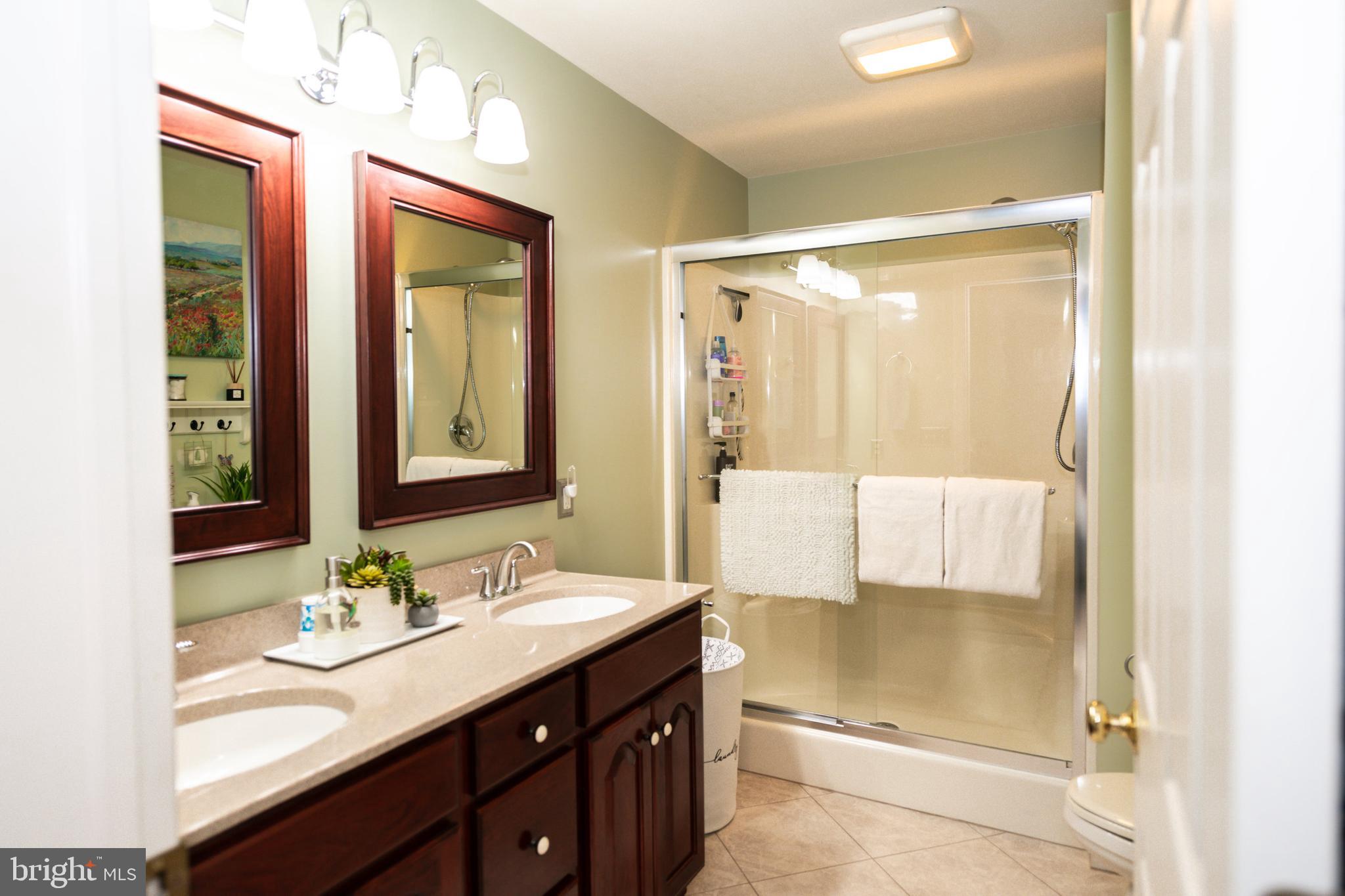 THE OAKS - Residential