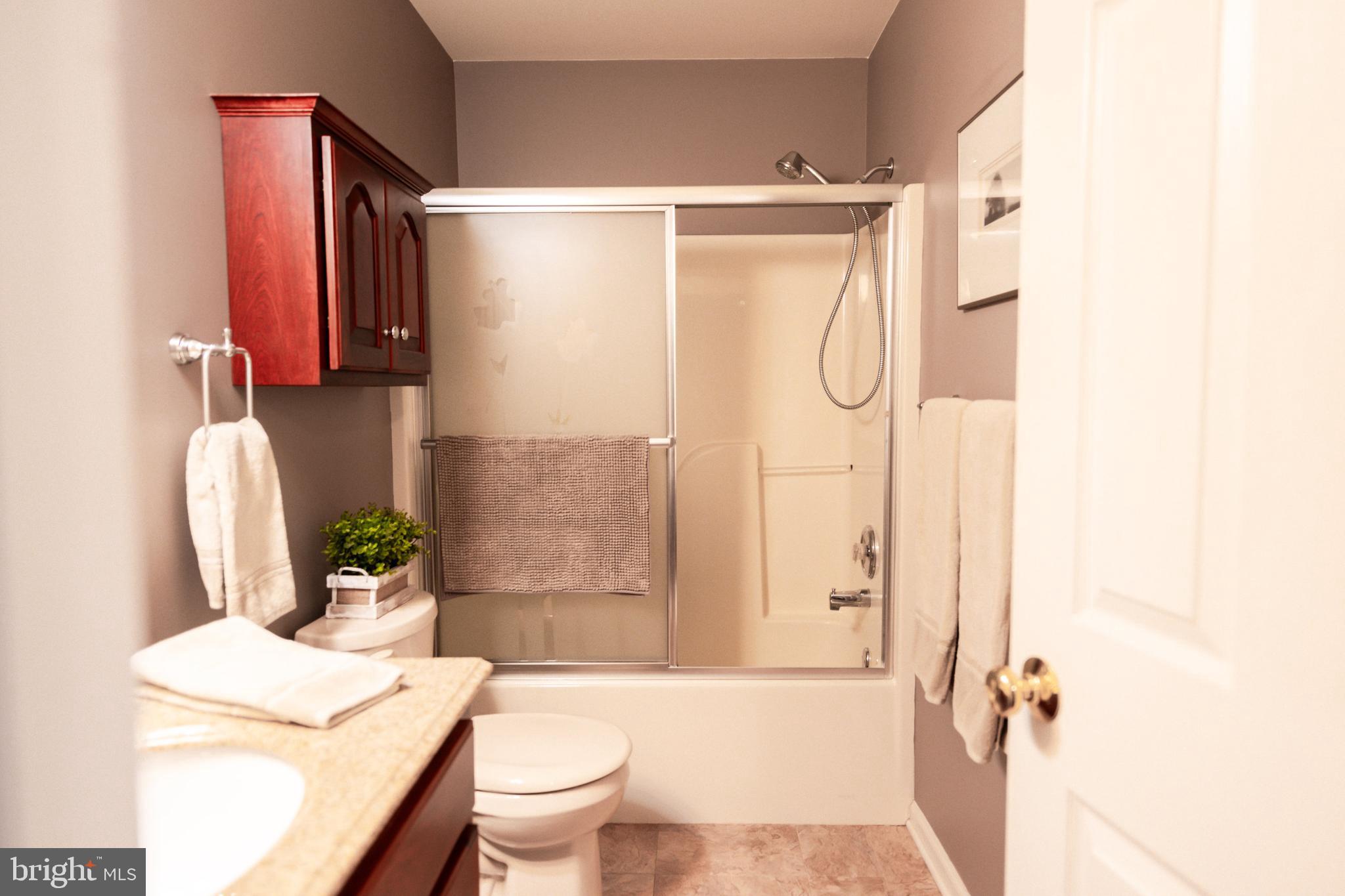 THE OAKS - Residential