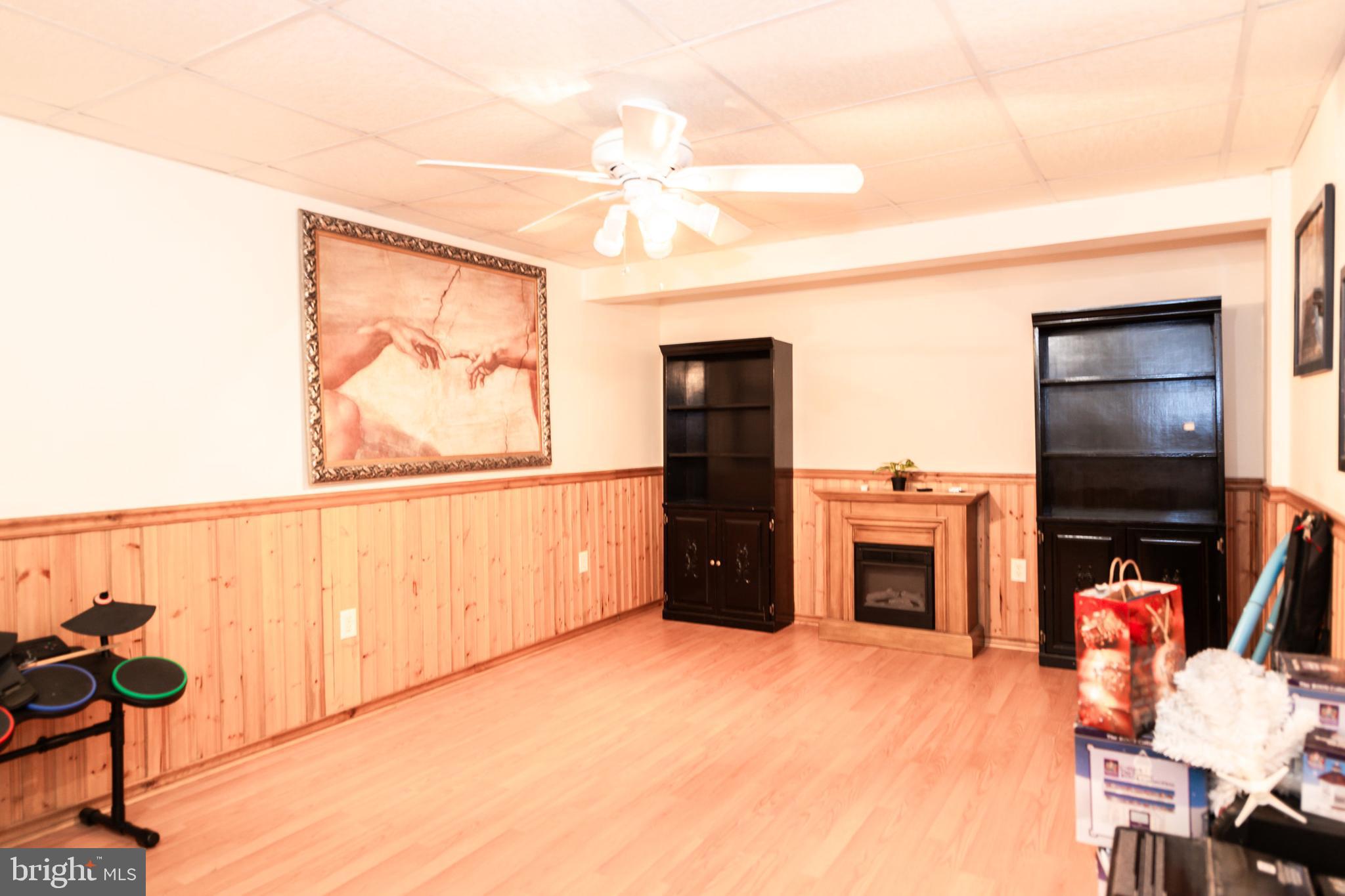 THE OAKS - Residential