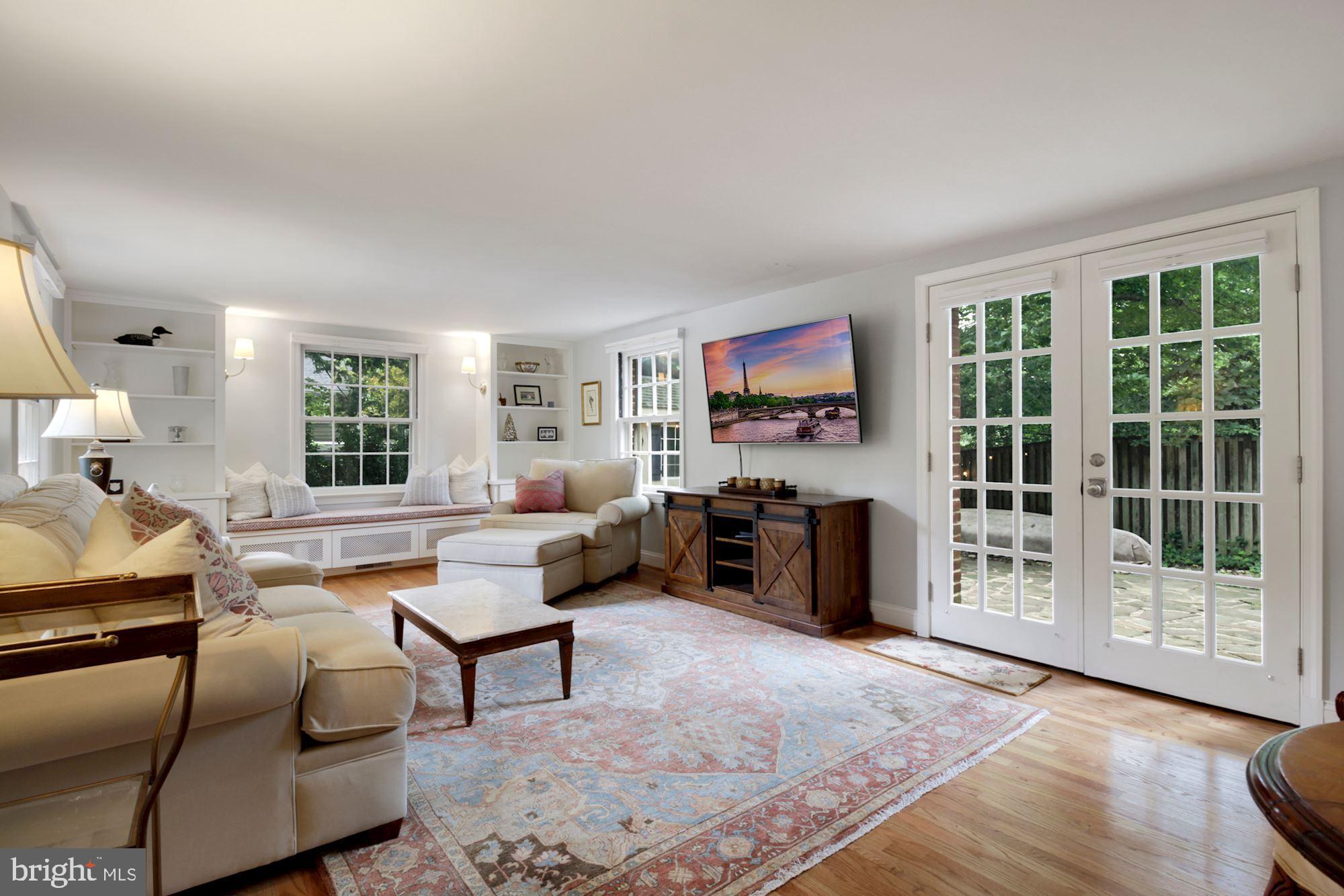 WOODACRES - Residential