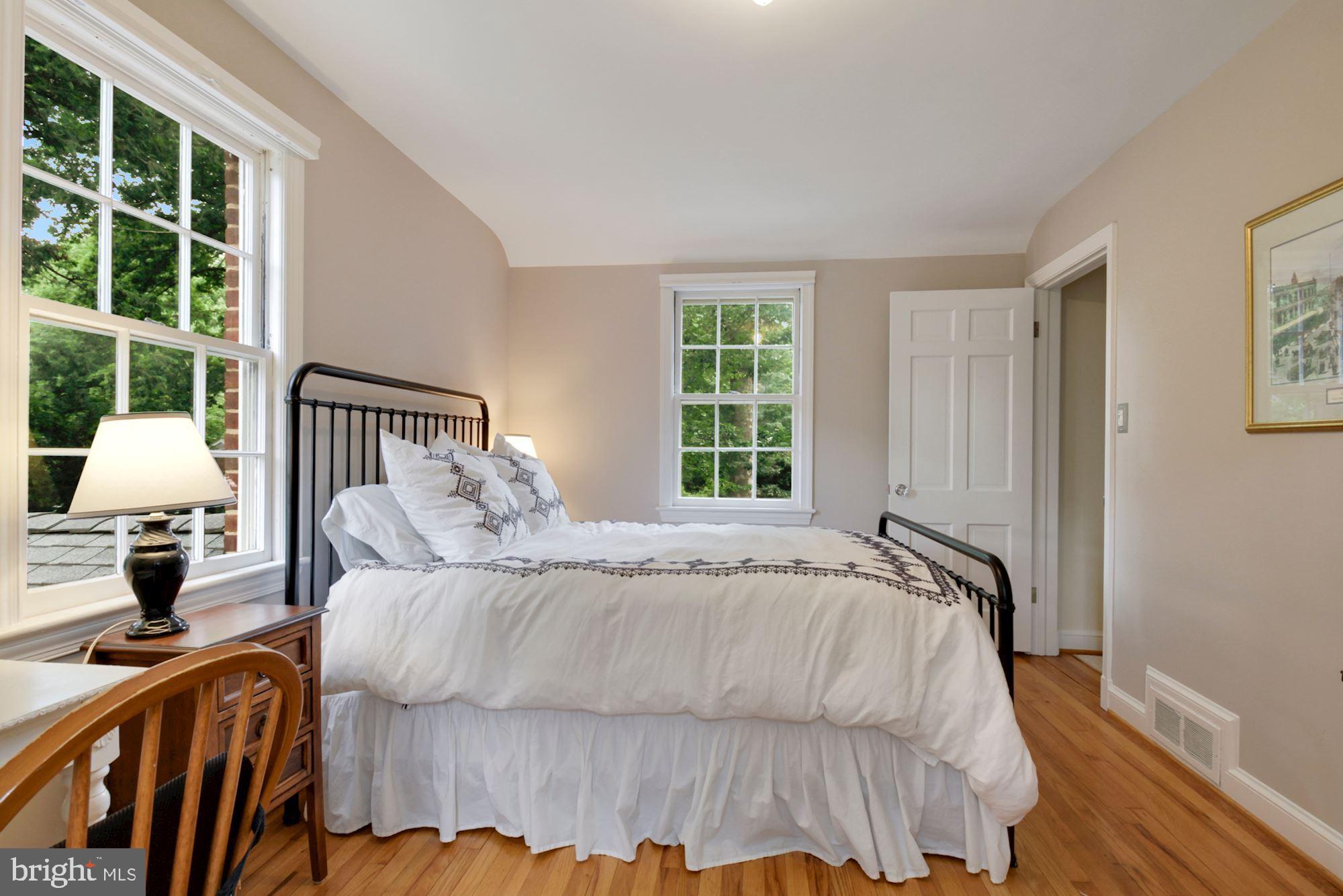 WOODACRES - Residential