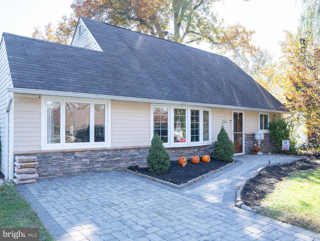 Photo of 154 Juniper Drive, LEVITTOWN, PA 19056 (MLS # PABU2108298)