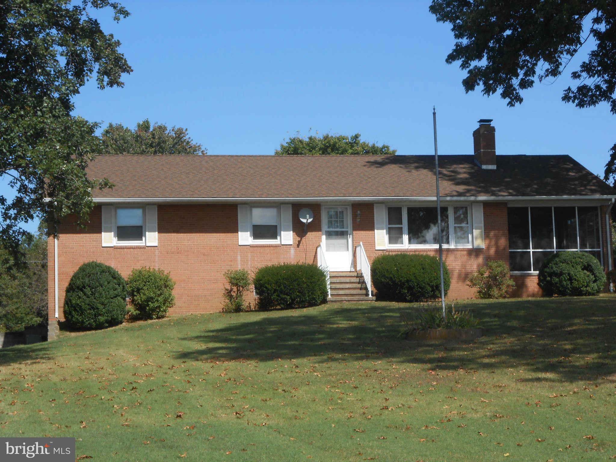 HALF PONE POINT - Residential Lease