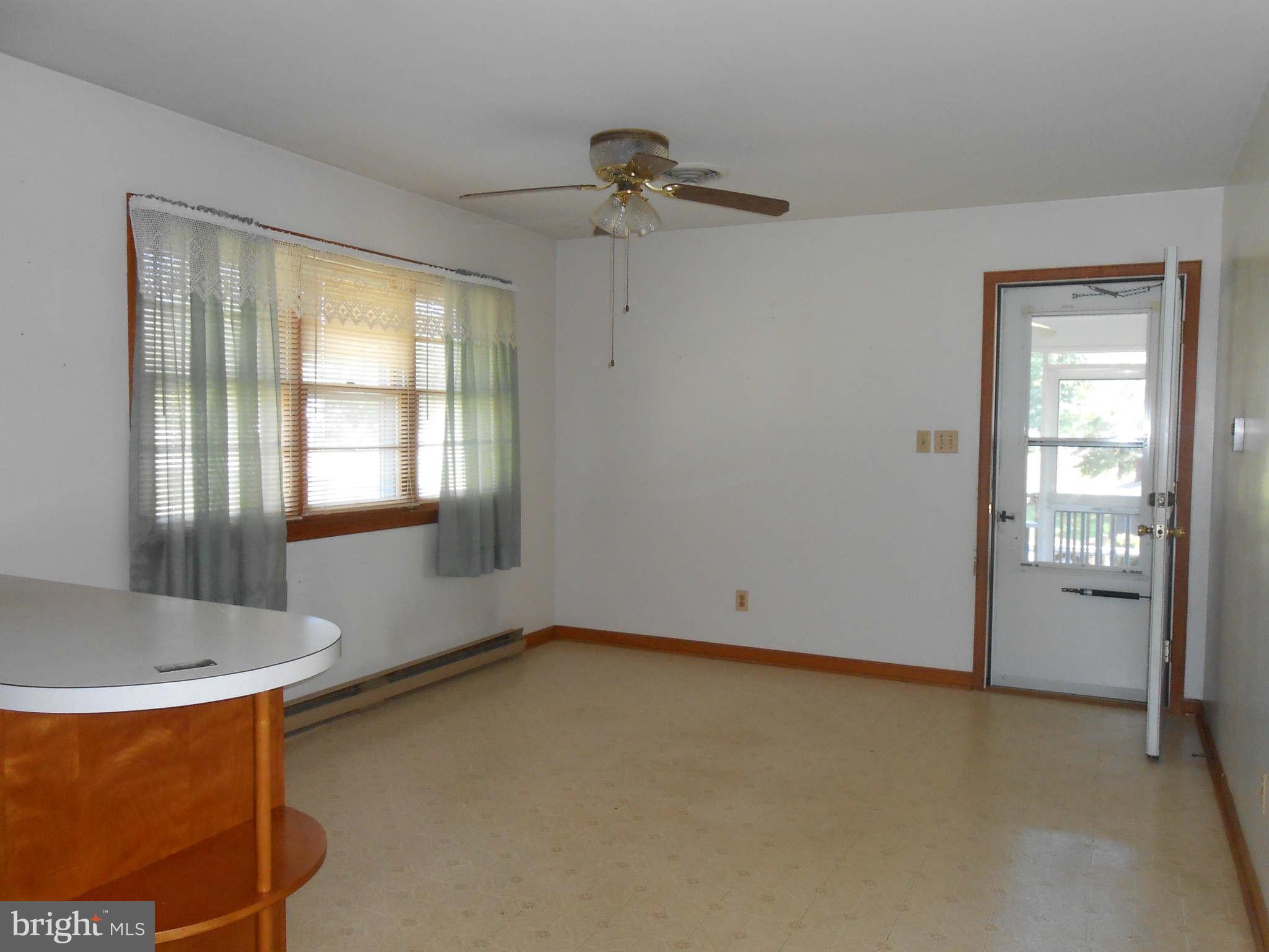 HALF PONE POINT - Residential Lease