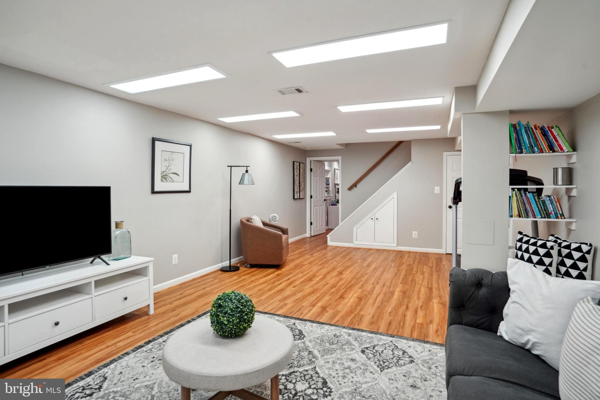 BURKE STATION SQUARE - Residential