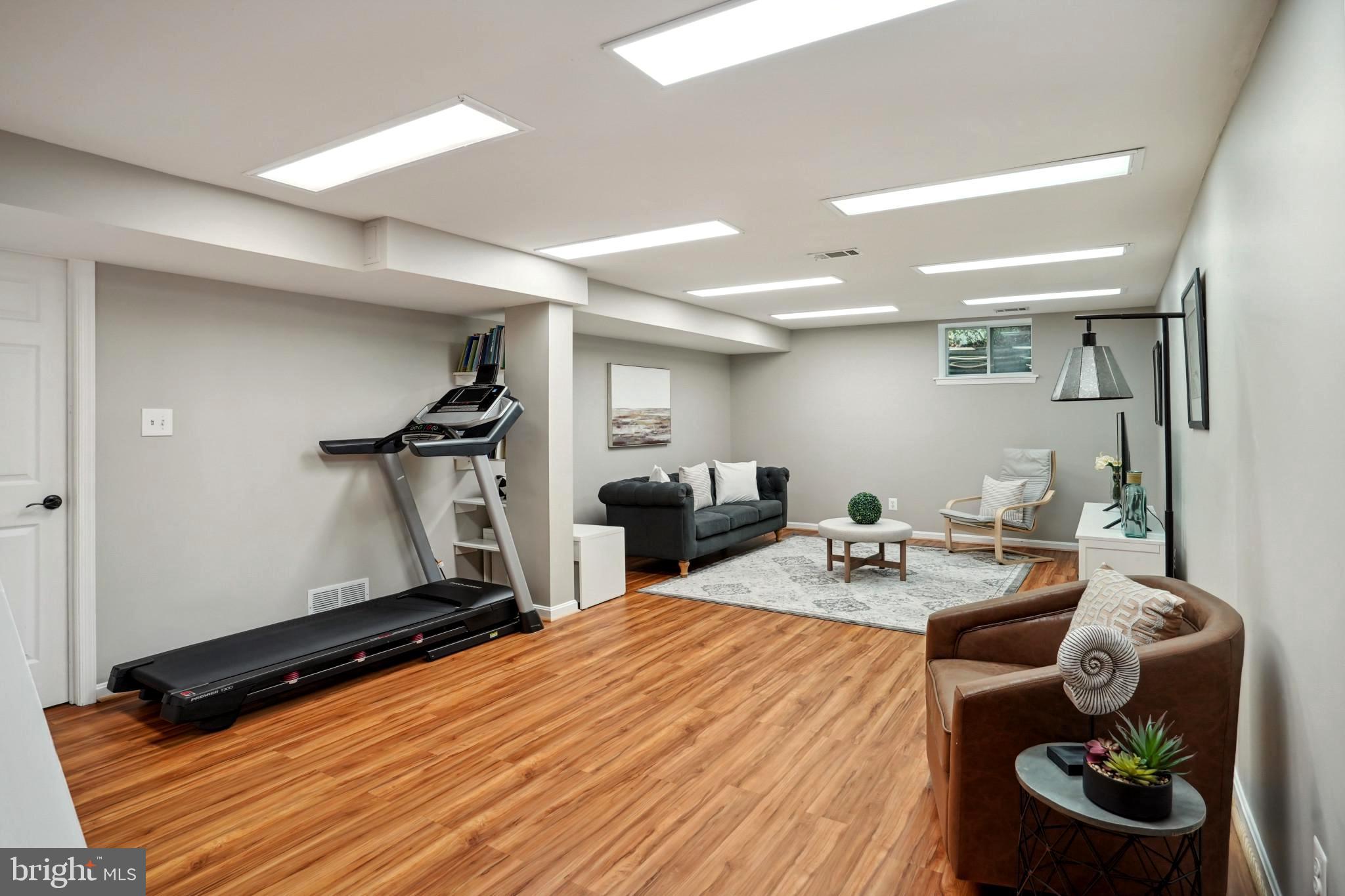 BURKE STATION SQUARE - Residential