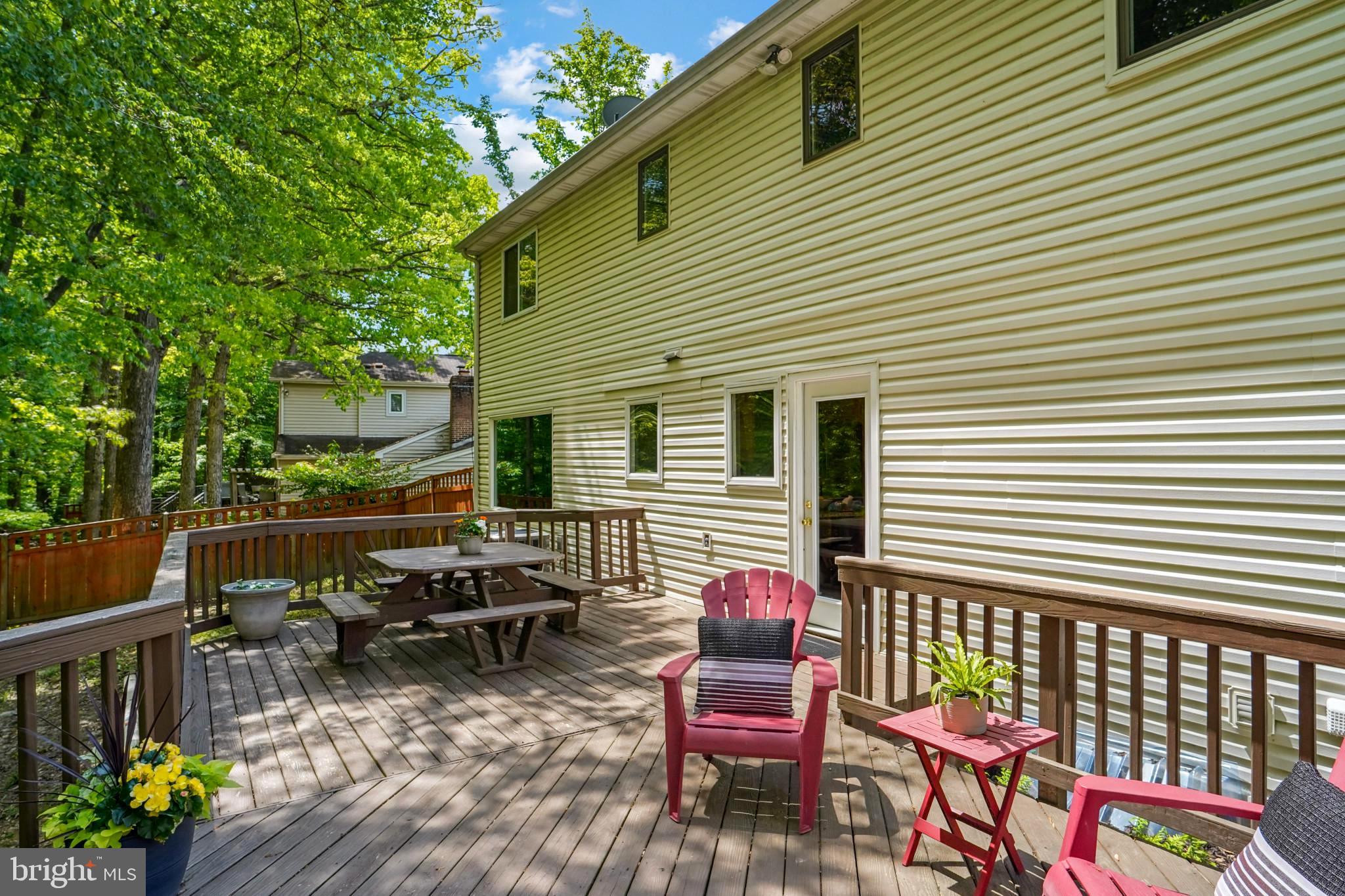 BURKE STATION SQUARE - Residential