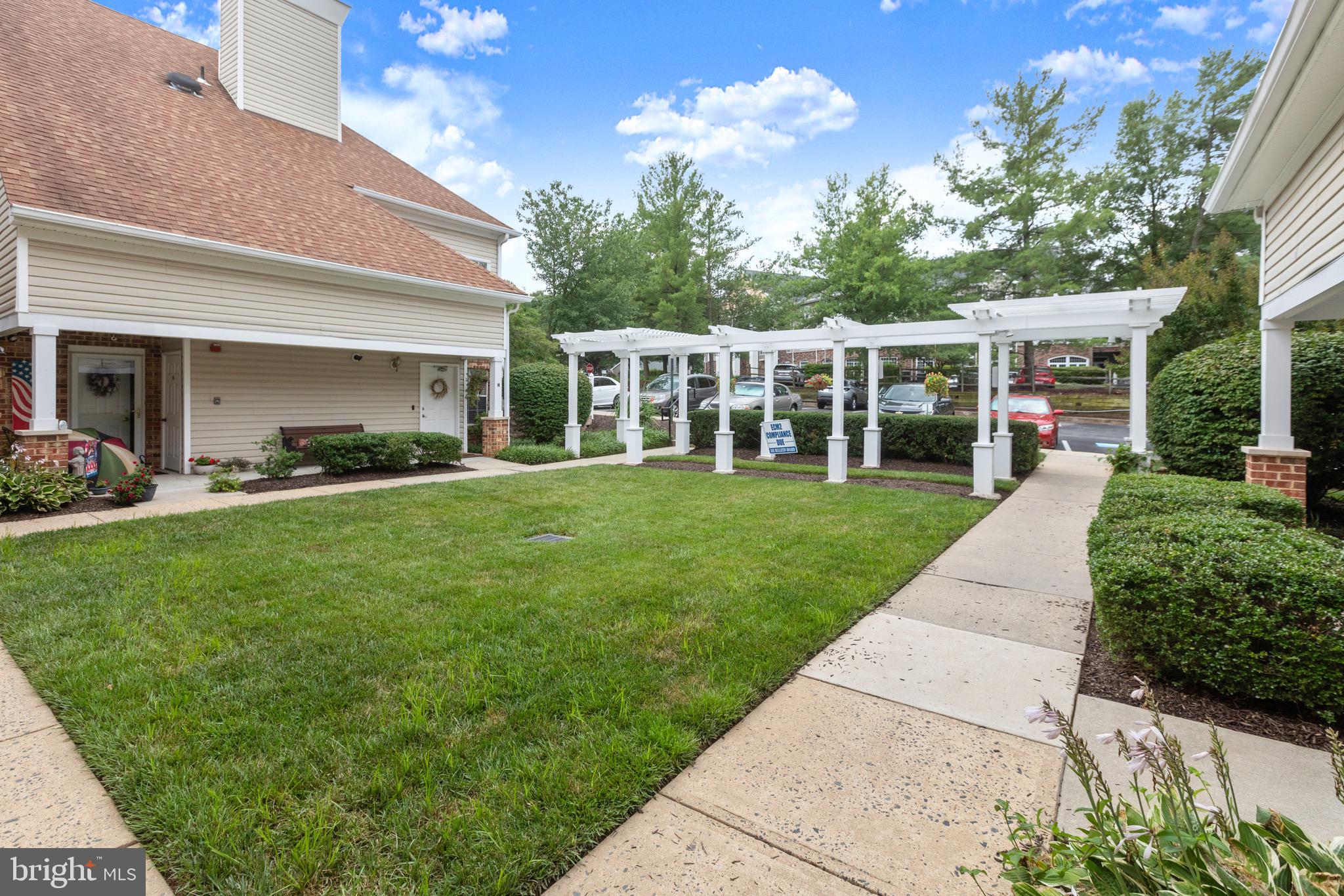 ENGLISH COUNTRY MANOR - Residential