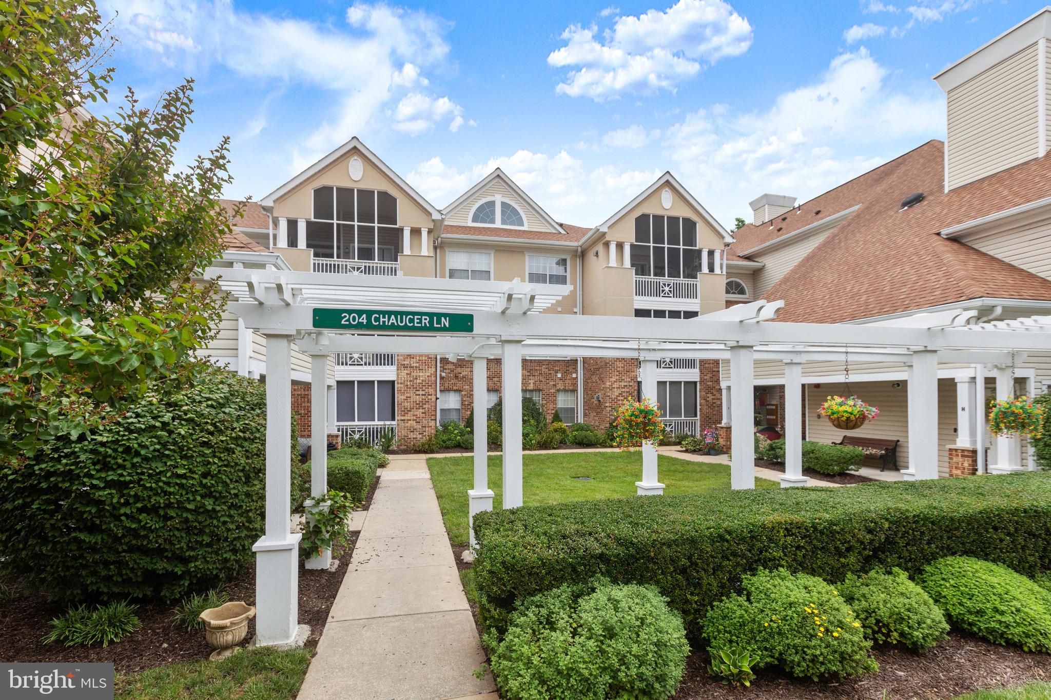 ENGLISH COUNTRY MANOR - Residential