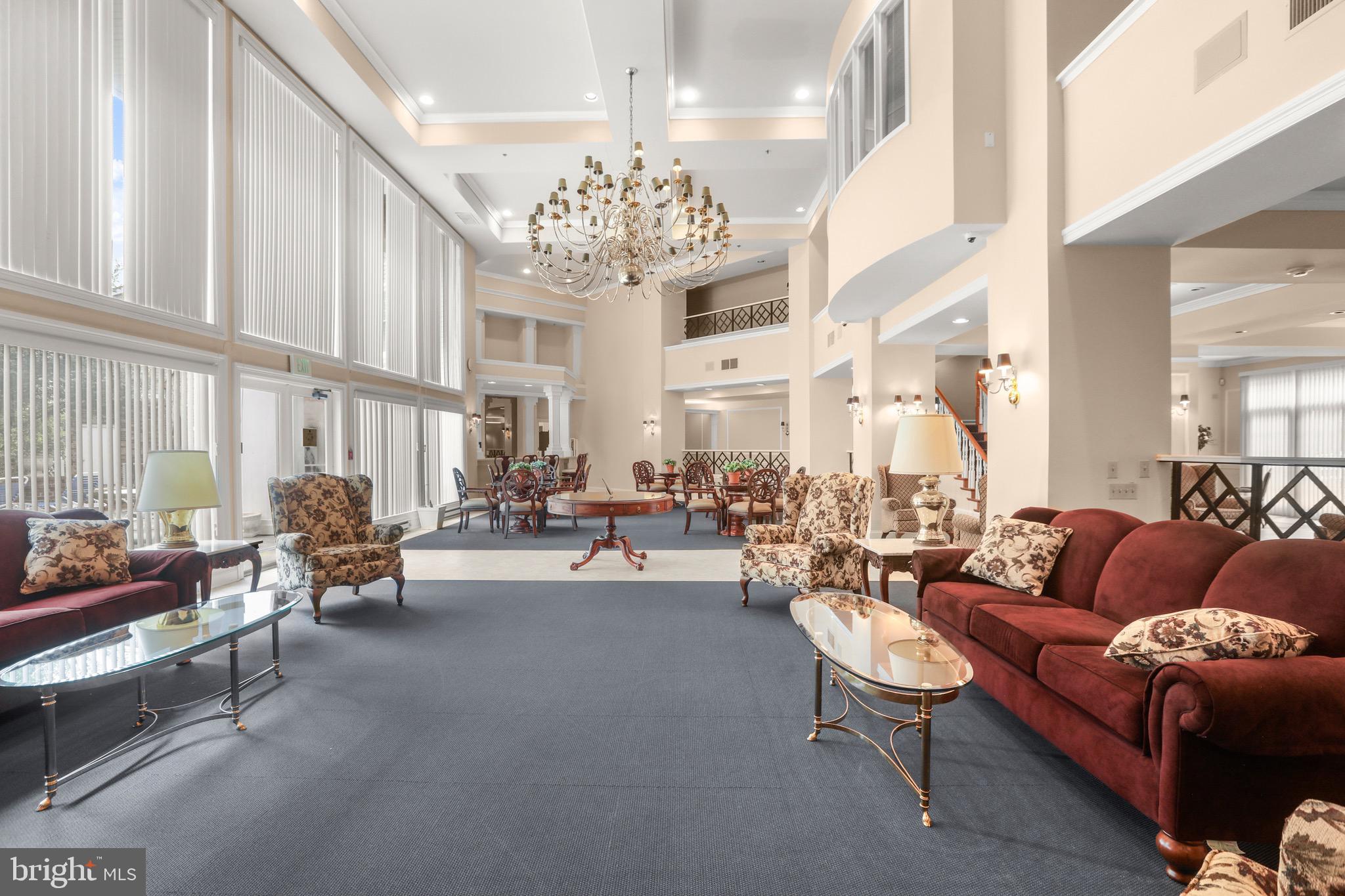 ENGLISH COUNTRY MANOR - Residential