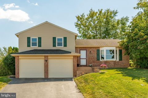 Photo of 306 Heritage Drive, New Holland, PA 17557 (MLS # PALA2057042)