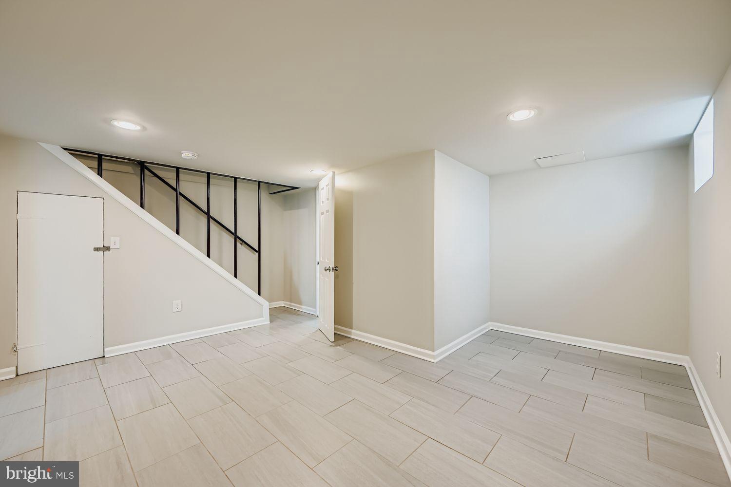 HAMILTON - Residential