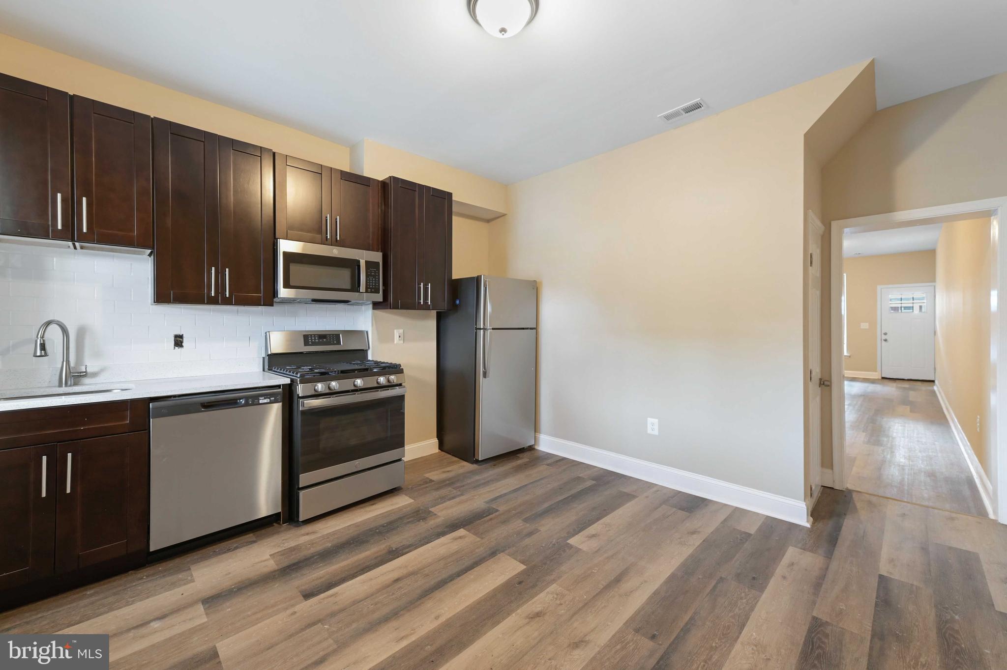 ROSEMONT - Residential Lease