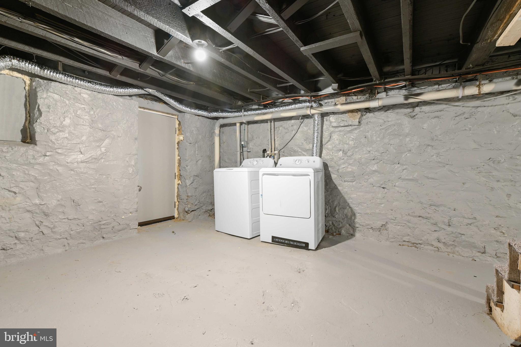 ROSEMONT - Residential Lease