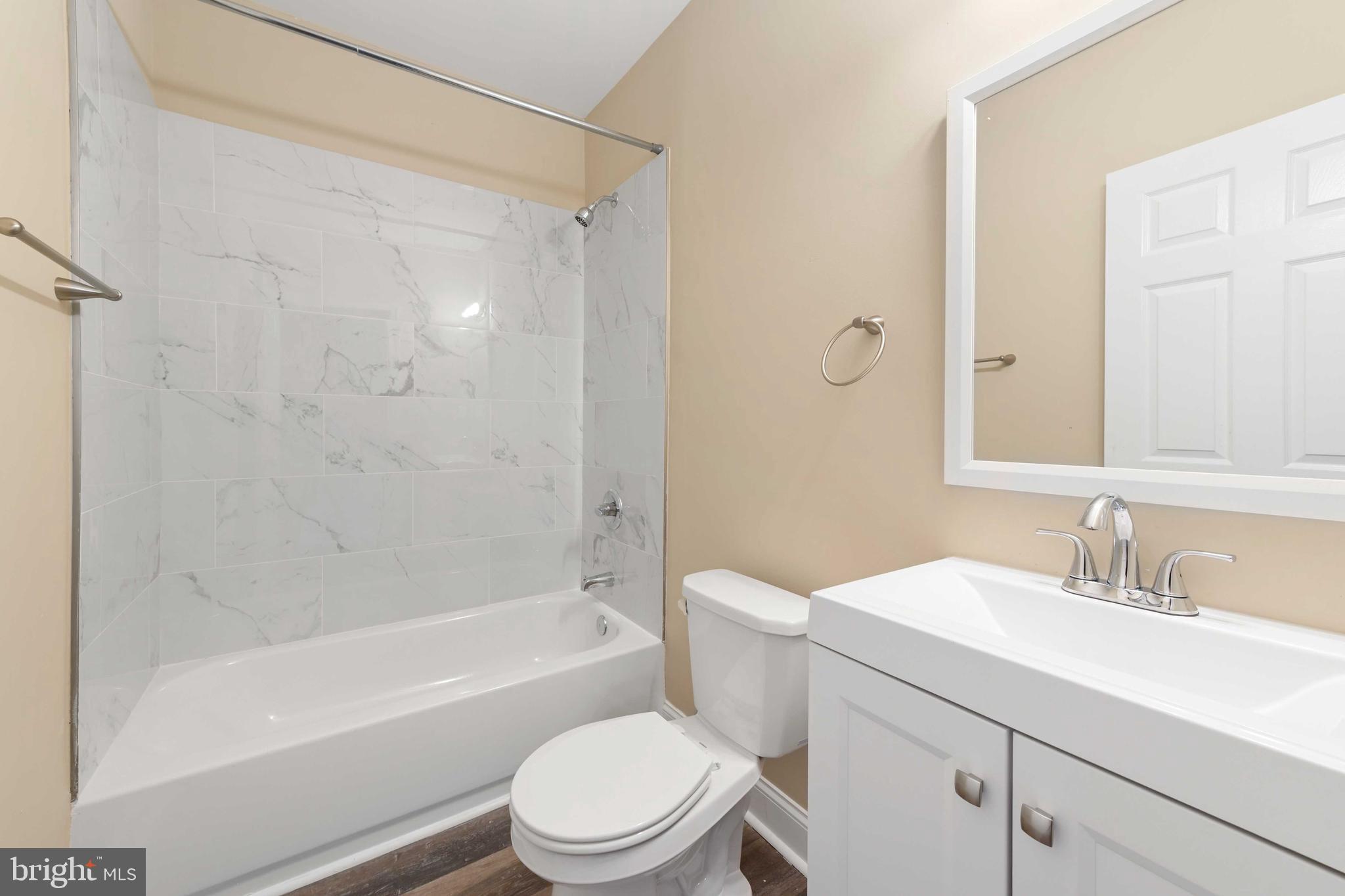 ROSEMONT - Residential Lease