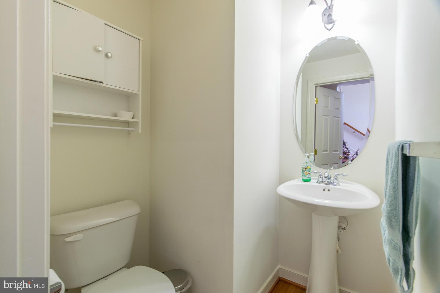 APPLE KNOLLS ESTATES - Residential