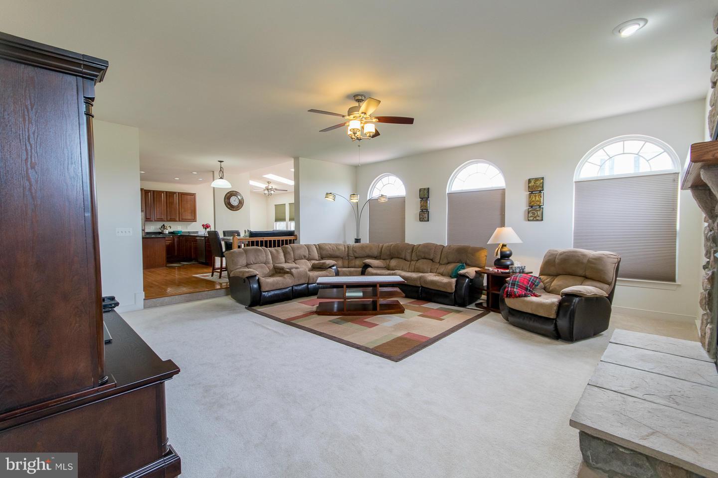 APPLE KNOLLS ESTATES - Residential