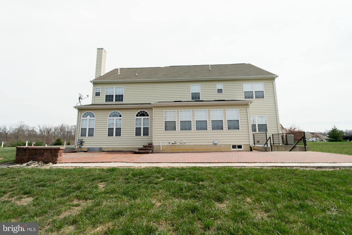 APPLE KNOLLS ESTATES - Residential