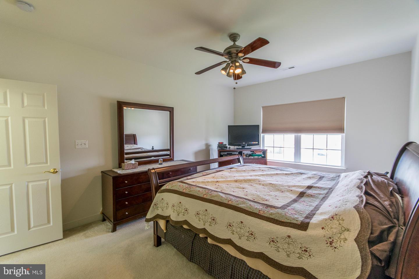 APPLE KNOLLS ESTATES - Residential