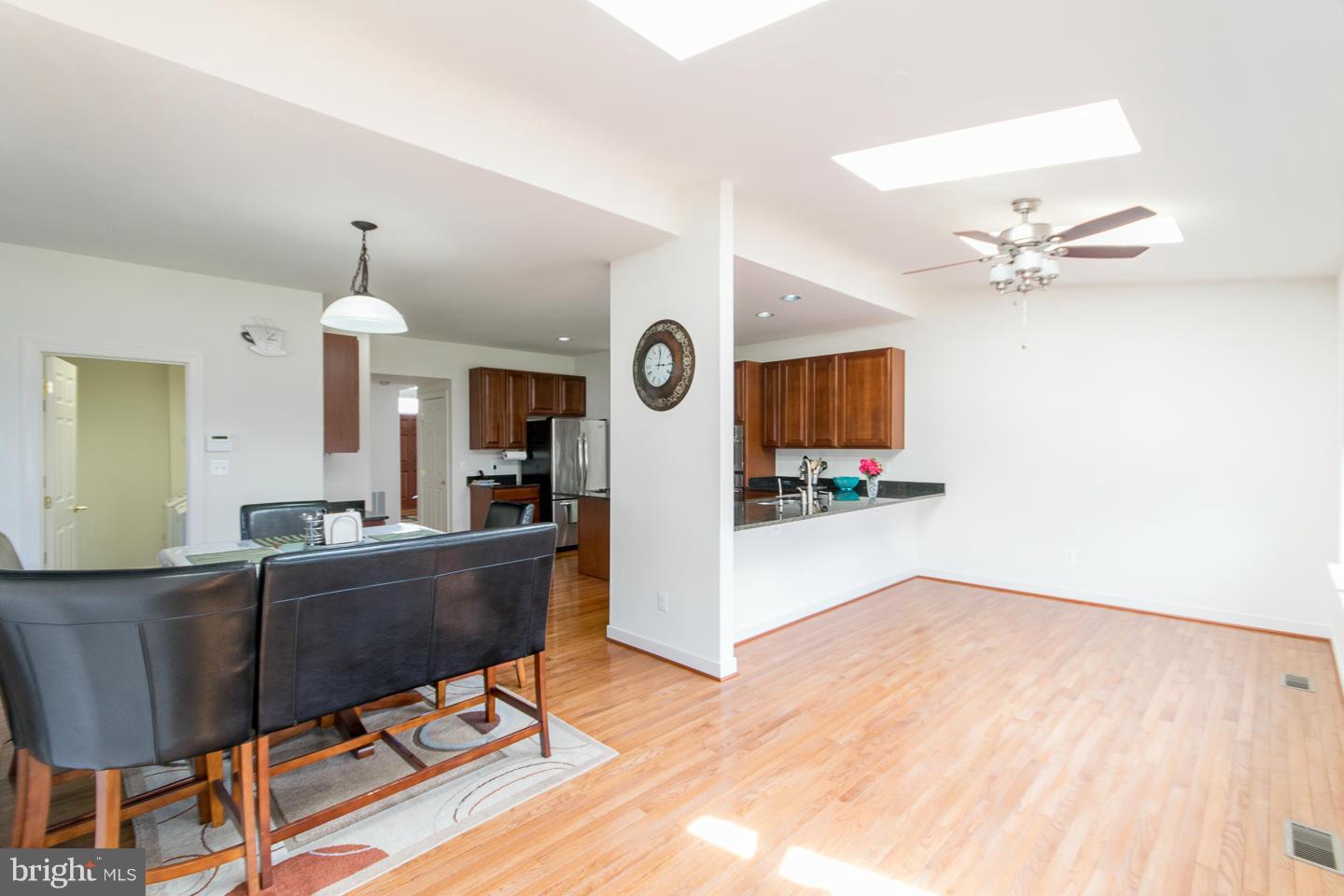 APPLE KNOLLS ESTATES - Residential