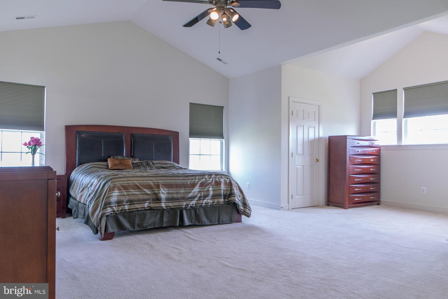 APPLE KNOLLS ESTATES - Residential