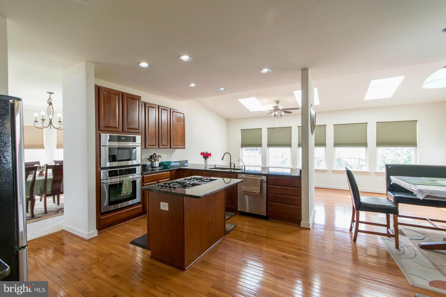 APPLE KNOLLS ESTATES - Residential