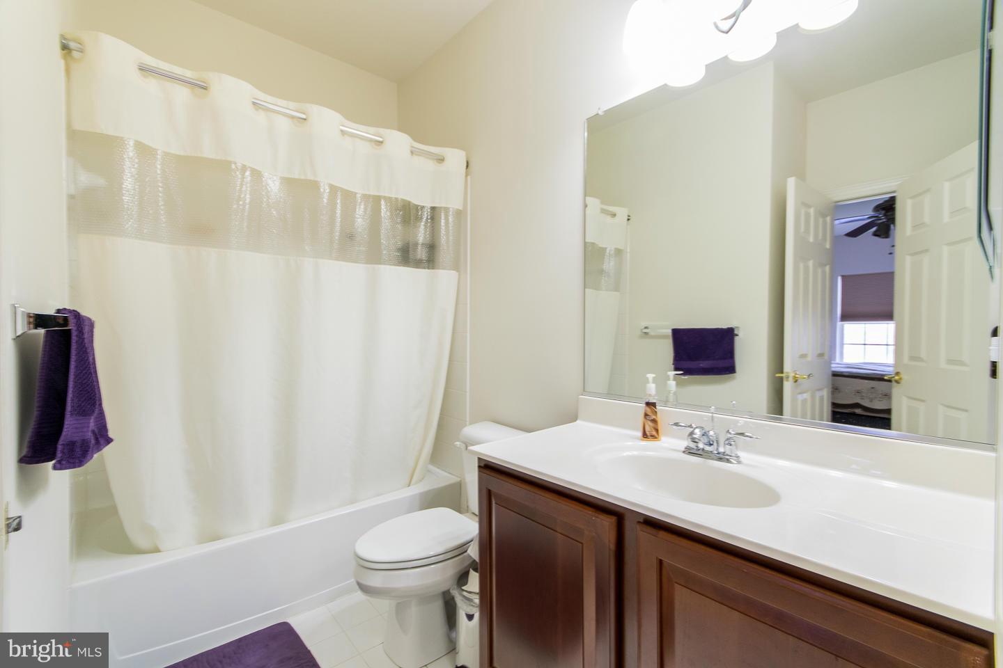 APPLE KNOLLS ESTATES - Residential