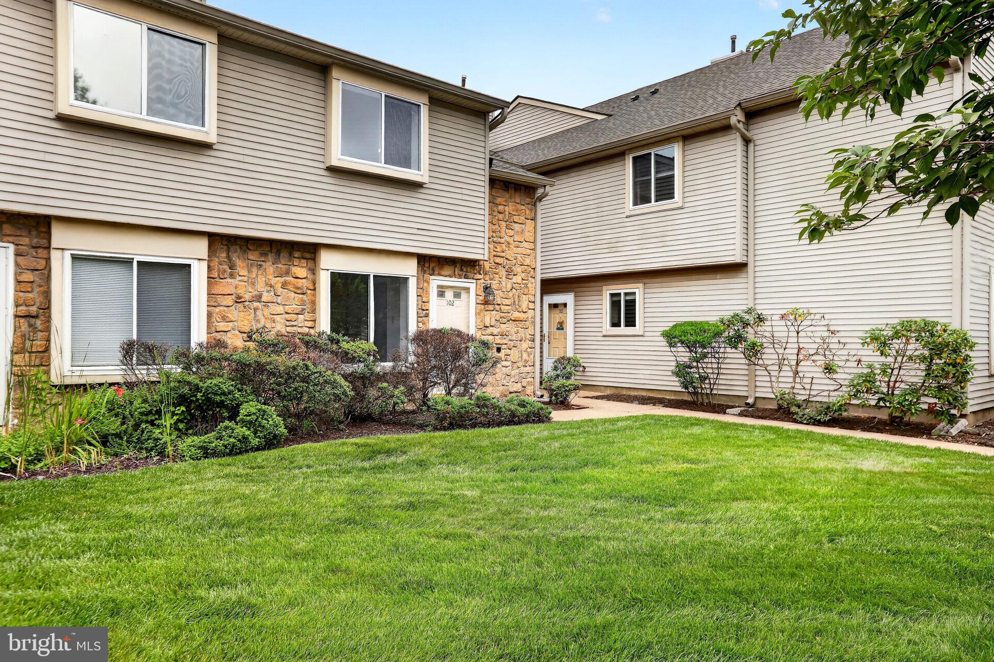 102 TEAL CT