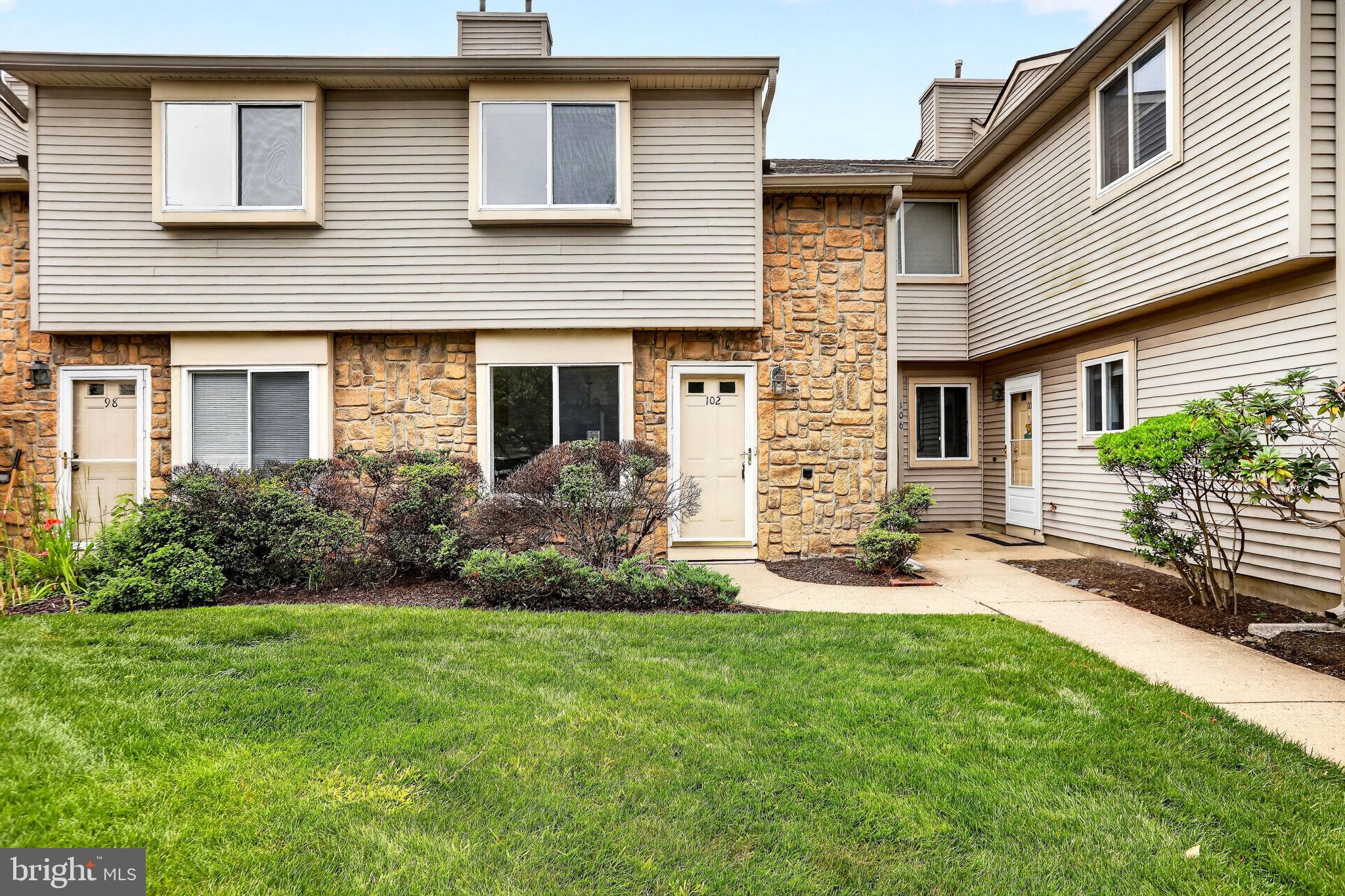 102 TEAL CT