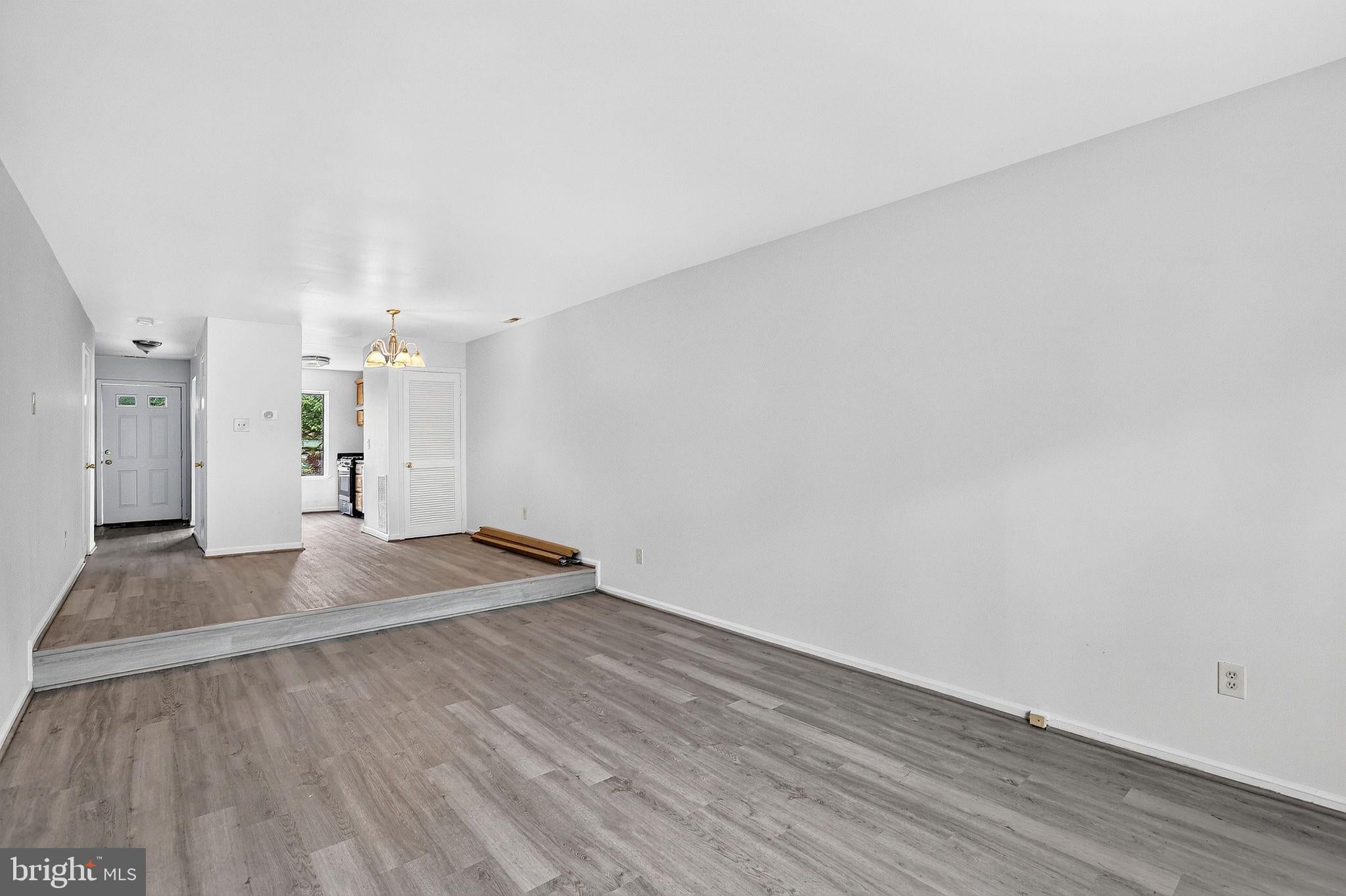 102 TEAL CT