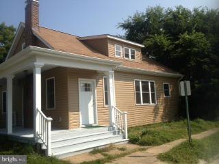 DOWNTOWN FREDERICKSBURG - Residential Lease