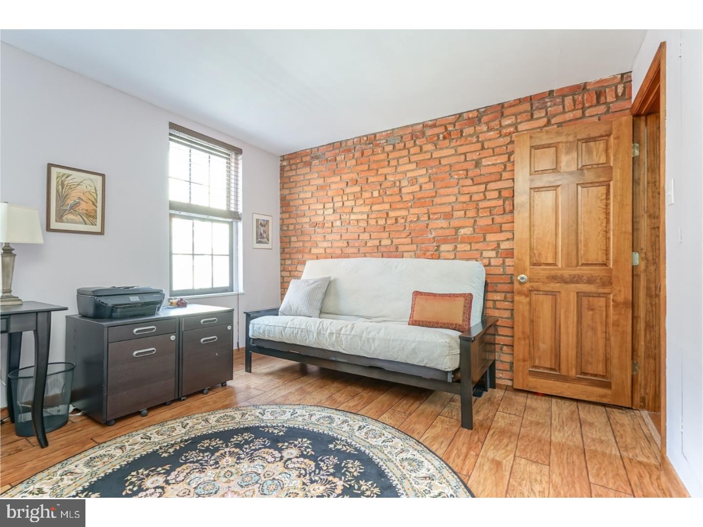 ART MUSEUM AREA - Residential Lease