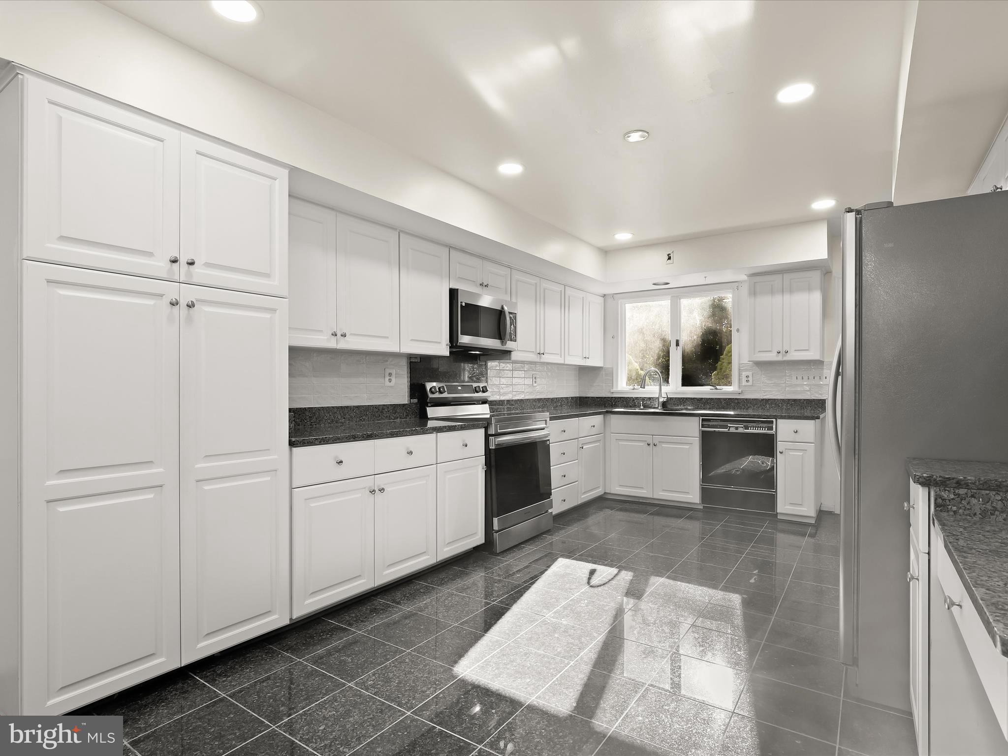 13719 KILLARNEY COURT