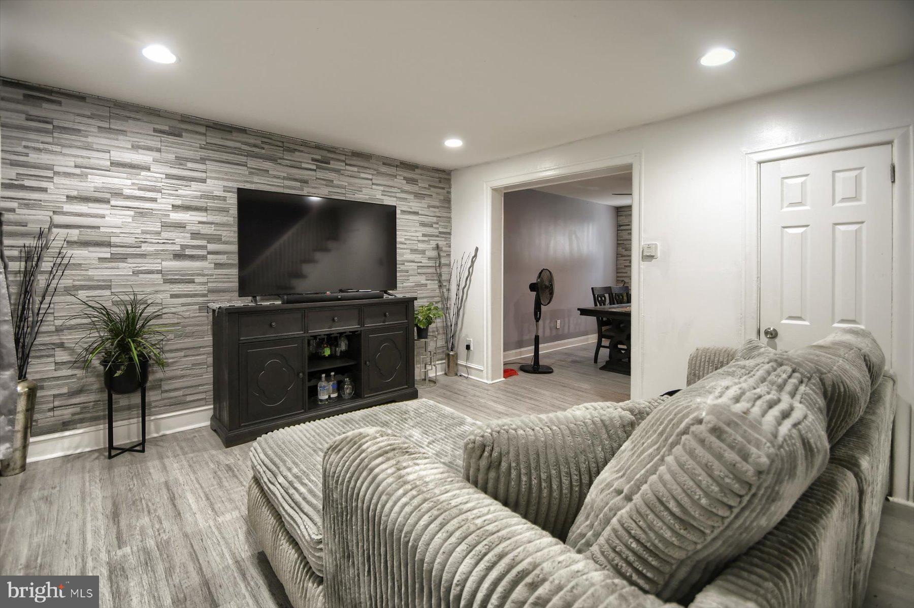 JUNIATA - Residential