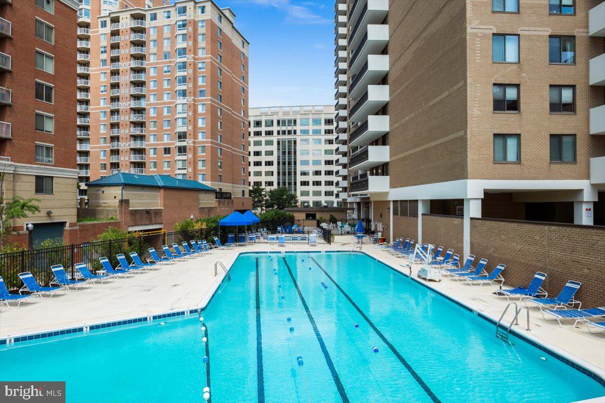 3800 FAIRFAX DRIVE 102