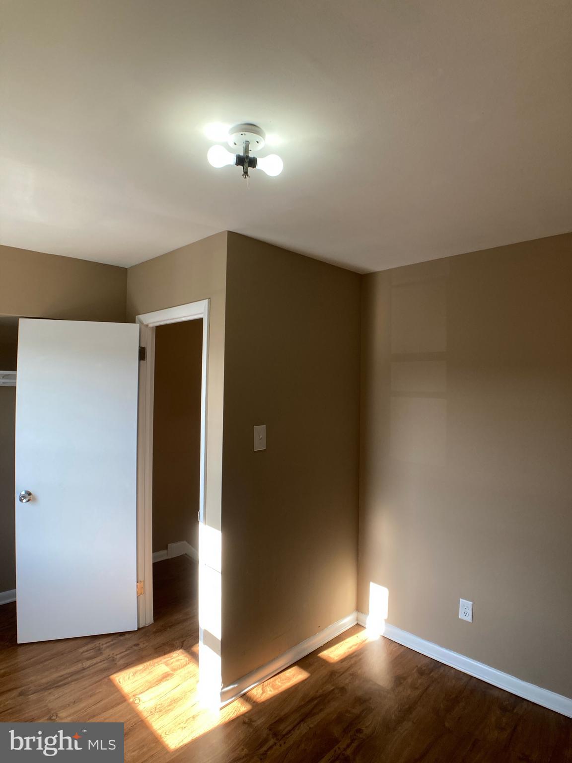 652 N SICKELS STREET