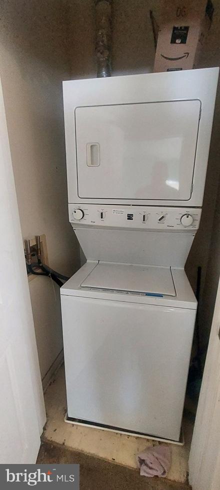 EDGEWATER AT TOWN CENTER - Residential