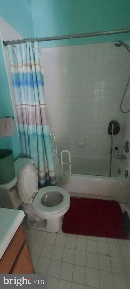 EDGEWATER AT TOWN CENTER - Residential