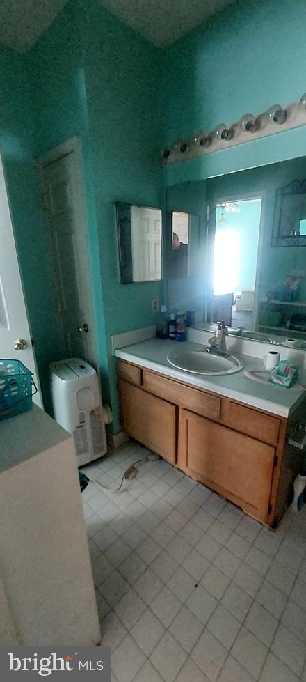 EDGEWATER AT TOWN CENTER - Residential