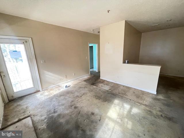 EDGEWATER AT TOWN CENTER - Residential