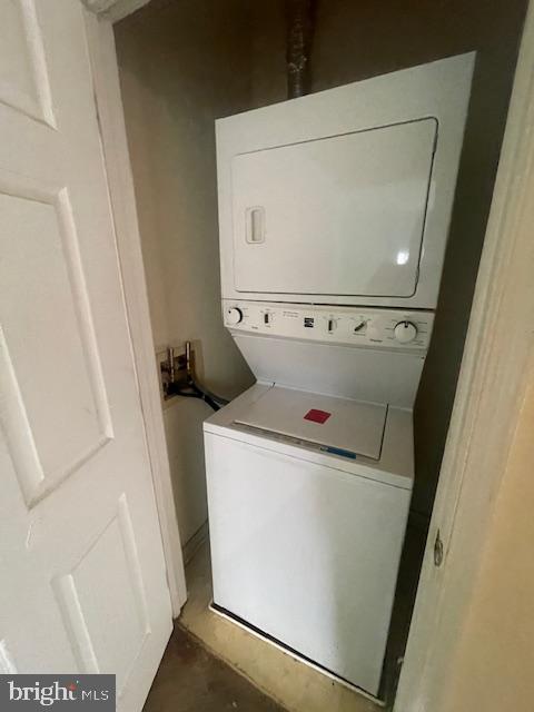 EDGEWATER AT TOWN CENTER - Residential